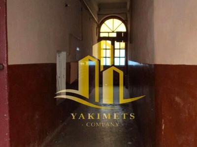 комерційна за адресою Головна вул., 12