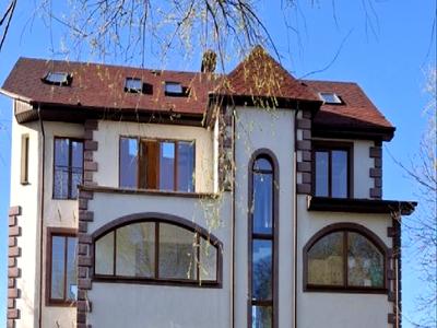 будинок за адресою Лугова вул.
