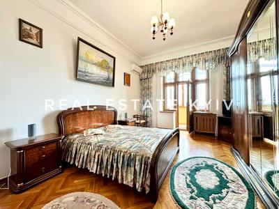 квартира за адресою Десятинна вул., 10