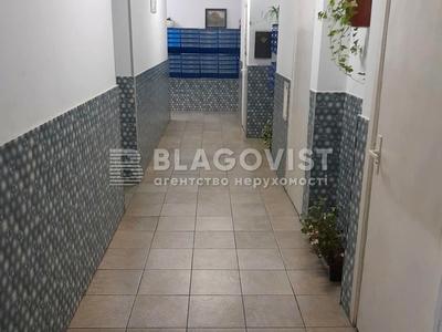 квартира за адресою Анни Ахматової вул., 13-Г