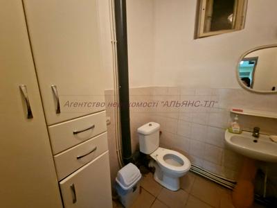 коммерческая по адресу Корятовича пл., 15