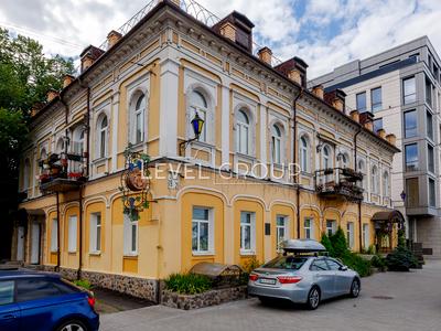 комерційна за адресою Набережно-Хрещатицька вул., 19/21