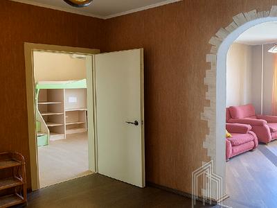 квартира за адресою Анни Ахматової вул., 19