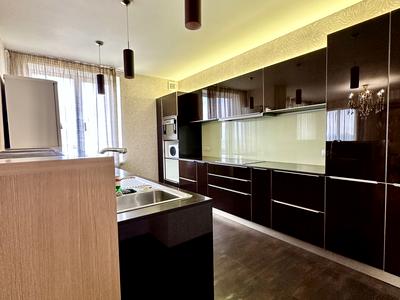 квартира за адресою Дніпровська набережна вул., 1