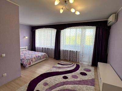 квартира за адресою Ніла Армстронга вул. (Казакова), 4