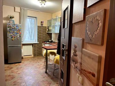 квартира за адресою Автозаводська вул., 7б