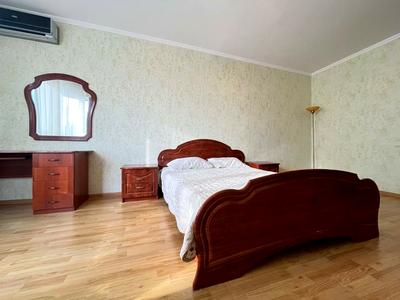 квартира по адресу Александра Мишуги ул., 2