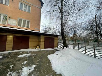 коммерческая по адресу Леся Курбаса ул., 7