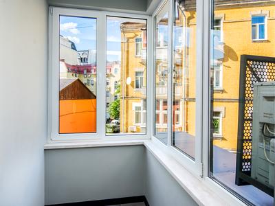 комерційна за адресою Саксаганського вул., 37-К