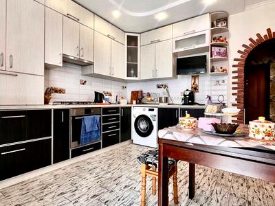 квартира за адресою Стрілецька вул., 88