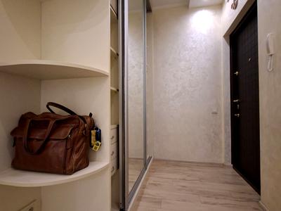 квартира за адресою Регенераторна вул., 4