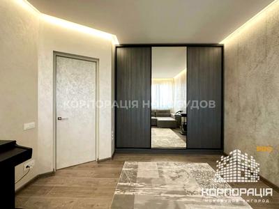 квартира за адресою Олександра Хіри вул., 5