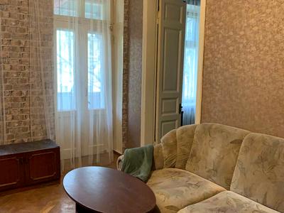 квартира за адресою Середня вул., 1