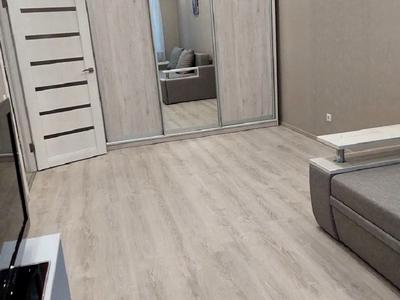 квартира за адресою Рея Бредбері вул., 2