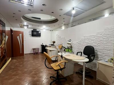 комерційна за адресою Владислава Зубенка вул. (Тимурівців), 34 А
