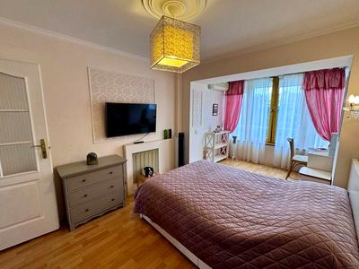 квартира за адресою Лаврська вул. (Січневого Повстання), 4-А