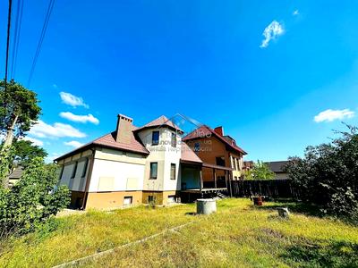 дом по адресу Патріарха Володимира Романюка ул. (Жовтнева), 33