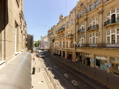 комерційна за адресою Гетьмана Петра Дорошенка вул. (), 14