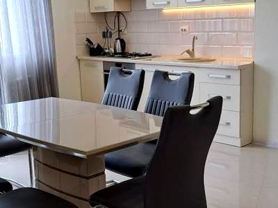 квартира за адресою Білогірська вул., 18-Е