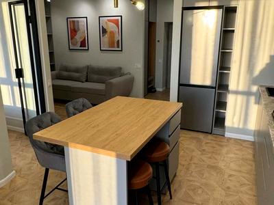 квартира за адресою Домбровського вул., 75