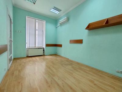 комерційна за адресою Троїцька вул., 7