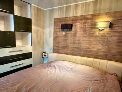 квартира за адресою Патріарха Мстислава Скрипника вул., 40