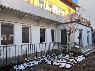 комерційна за адресою Джерельна вул., 36