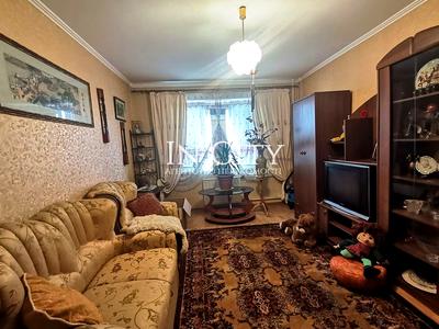 квартира за адресою Каштанова вул., 5