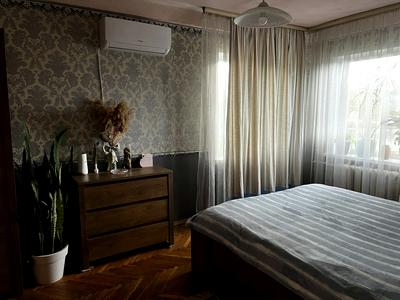 квартира за адресою Азербайджанська вул. (Бакинських Комісарів), 2