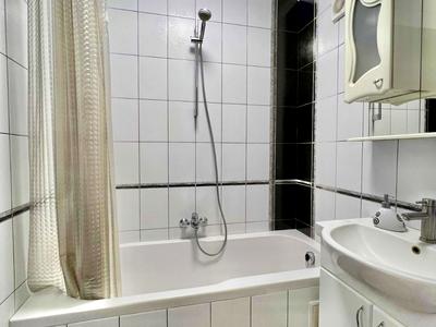 квартира за адресою Анни Ахматової вул., 11