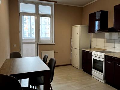 квартира за адресою Сім'ї Кульженків вул. (Петра Дегтяренка), 33