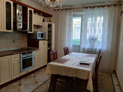 квартира за адресою Анни Ахматової вул., 45