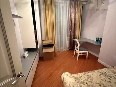 квартира за адресою Літературна вул., 1а