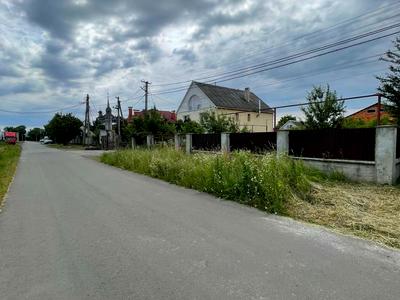 участок по адресу Садова, 15