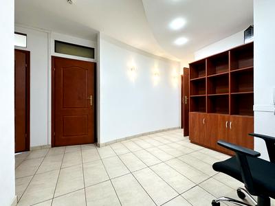комерційна за адресою Жилянська вул., 59