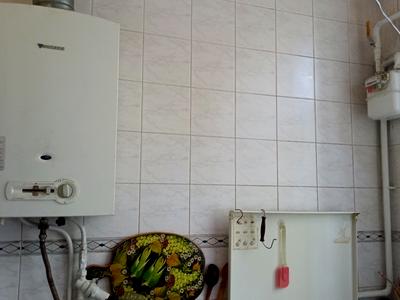 квартира за адресою Євгена Коновальця пров. (Урицького), 2