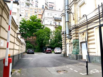 коммерческая по адресу Евгения Чикаленко ул. (Пушкінська), 28