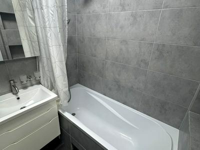 квартира по адресу Ревуцкого ул., 40-В