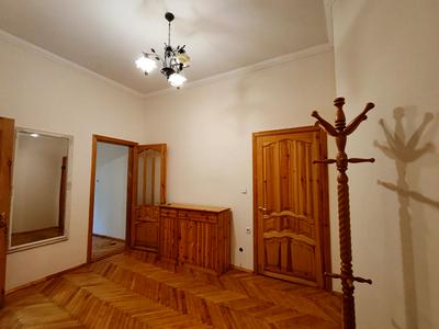 квартира по адресу Межигорская ул., 30