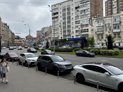 квартира за адресою Басейна вул., 12
