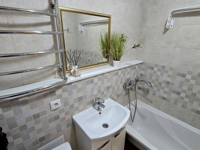 квартира за адресою Братська вул., 12