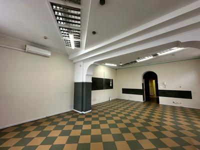 комерційна за адресою Галицька вул., 60