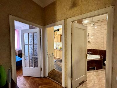 квартира за адресою Академіка Володимира Гнатюка вул. (), 3