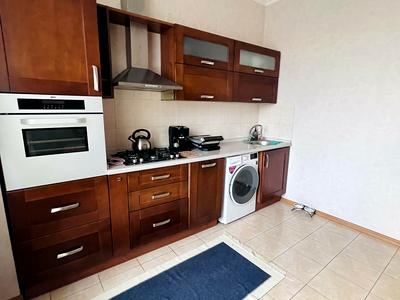 квартира по адресу Строителей ул., 30