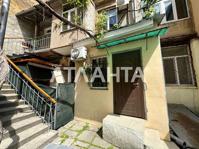 квартира за адресою Утьосова вул., 6