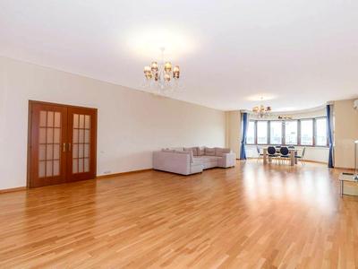 квартира за адресою Кропивницького вул., 10