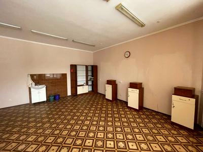 коммерческая по адресу Леся Курбаса ул., 7