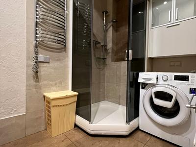 квартира за адресою Кропивницького вул., 16