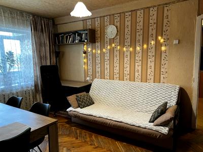 квартира за адресою Азербайджанська вул. (Бакинських Комісарів), 2