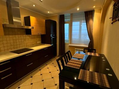 квартира за адресою Дніпровська набережна вул., 26